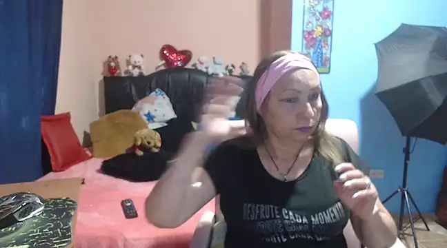 Snapshot of milfeddy_ chatting on 13, 2, 2025 milfeddy online show from 13, 2, 2025