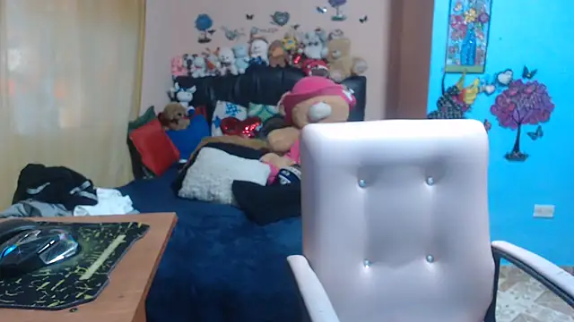 Snapshot of milfeddy_ chatting on 15, 10, 2025 milfeddy online show from 15, 10, 2025