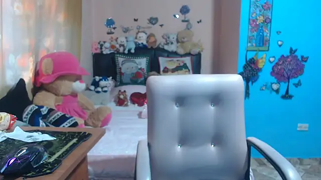 Snapshot of milfeddy_ chatting on 17, 12, 2025 milfeddy online show from 17, 12, 2025