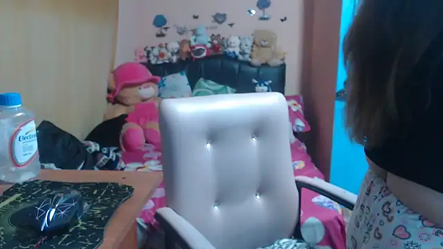 Snapshot of milfeddy_ chatting on 14, 3, 2026 milfeddy online show from 14, 3, 2026