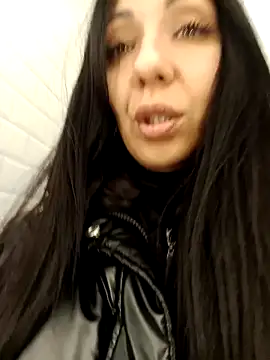 LeticiaWoods online show from 6, 1, 2025