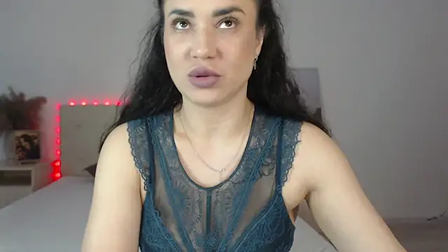 Snapshot of RoxannePure chatting on 29, 4, 2026 RoxannePure online show from 29, 4, 2026