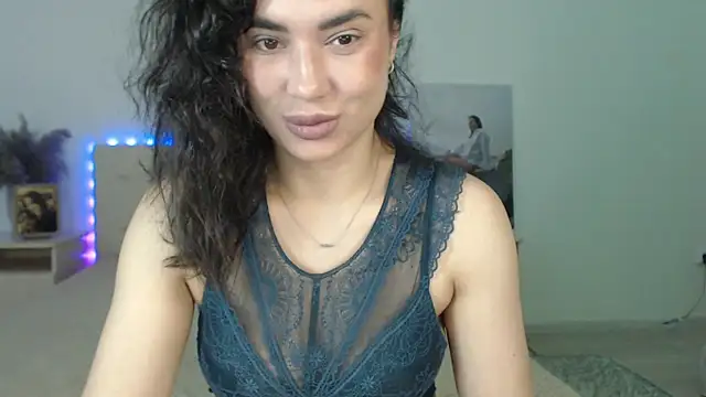 Snapshot of RoxannePure chatting on 28, 5, 2026 RoxannePure online show from 28, 5, 2026