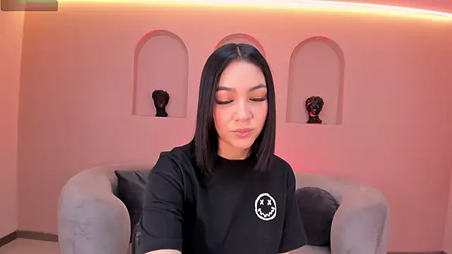 RossieRhoades online show from 10, 2, 2025