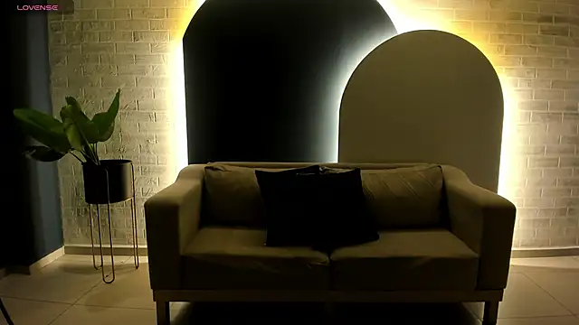 RossieRhoades online show from 20, 10, 2025