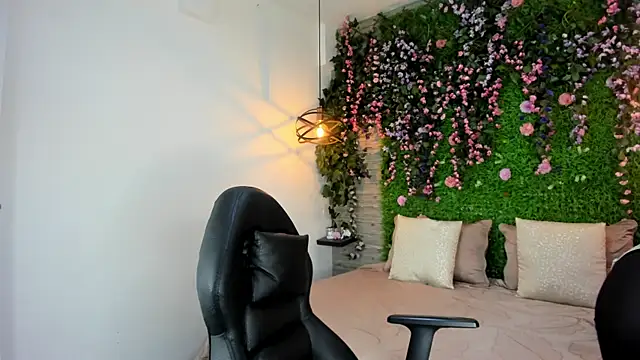 SarahDeyvis online show from 15, 12, 2025