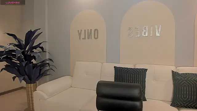 EveBensonX online show from 5, 5, 2026