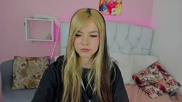 18candys online show from 27, 5, 2026