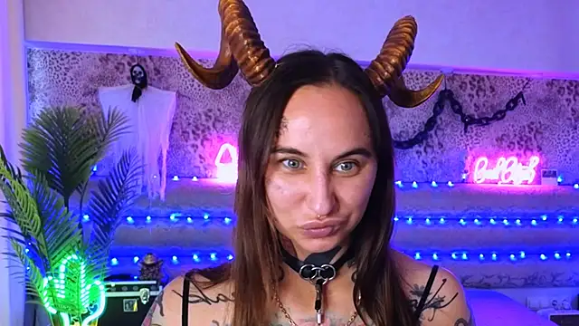 Snapshot of Cool_Freak_ chatting on 19, 9, 2025 Cool Freak online show from 19, 9, 2025