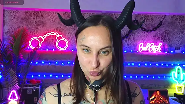 Cool Freak  online show from 15, 5, 2026