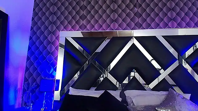 victoriaa lee  online show from 24, 11, 2025