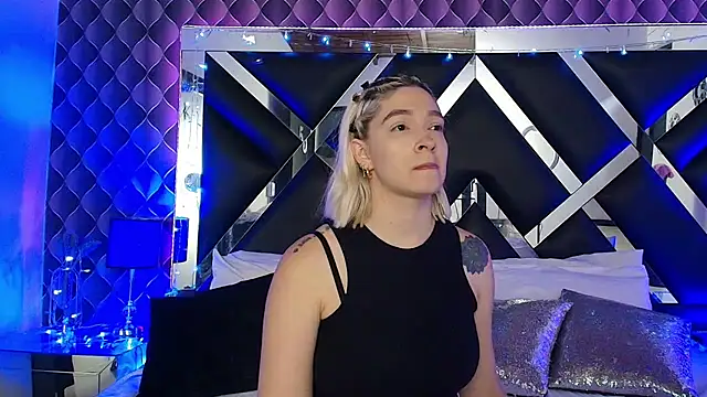 Snapshot of victoriaa_lee_ chatting on 9, 3, 2026 victoriaa lee online show from 9, 3, 2026