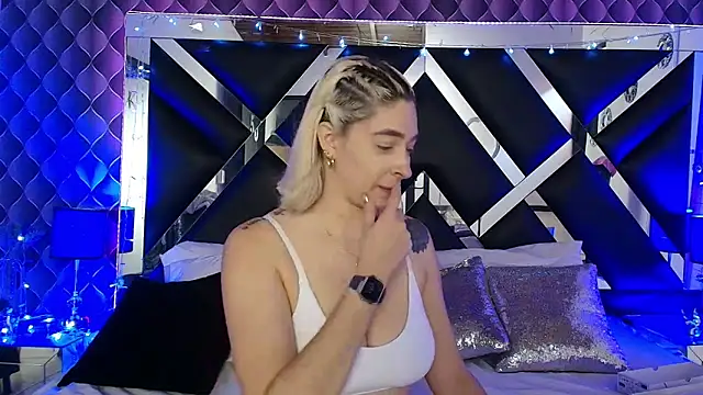 Snapshot of victoriaa_lee_ chatting on 15, 3, 2026 victoriaa lee online show from 15, 3, 2026