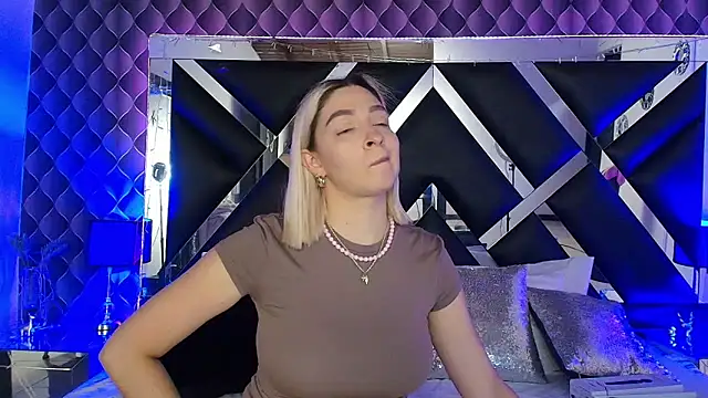 victoriaa lee  online show from 8, 5, 2026