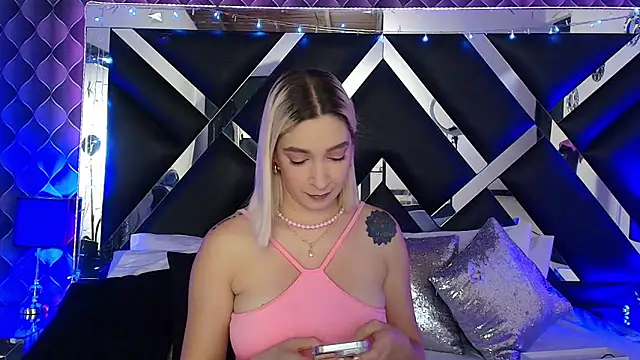 victoriaa lee  online show from 15, 5, 2026