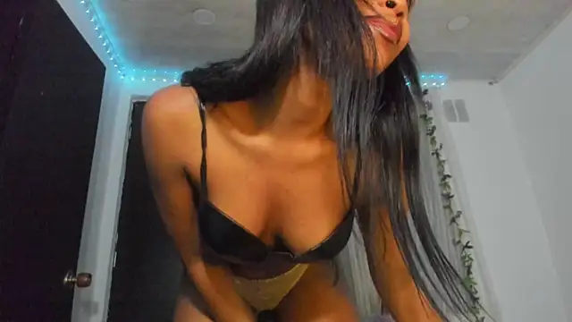 Snapshot of Mia_damm chatting on 4, 3, 2025 Mia damm online show from 4, 3, 2025