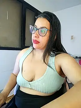 smile sweetpao online show from 28, 2, 2025