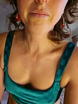 mossy kiss online show from 21, 12, 2025