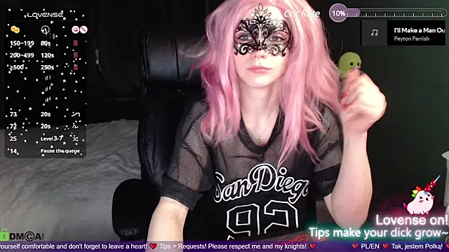 Snapshot of strawberry_muffin chatting on 7, 2, 2025 strawberry muffin online show from 7, 2, 2025