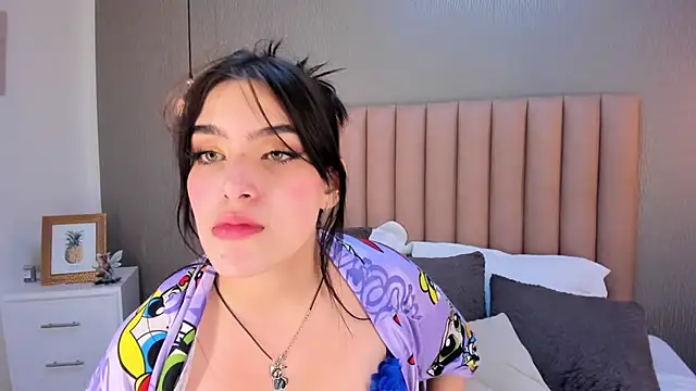 Alexa Thaylor  online show from 9, 1, 2025