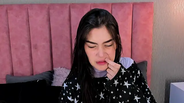 Alexa Thaylor  online show from 19, 11, 2025