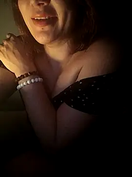 Snapshot of ROXOLANAA_SEXY chatting on 25, 10, 2025 ROXOLANAA SEXY online show from 25, 10, 2025