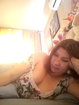 Snapshot of ROXOLANAA_SEXY chatting on 5, 11, 2025 ROXOLANAA SEXY online show from 5, 11, 2025