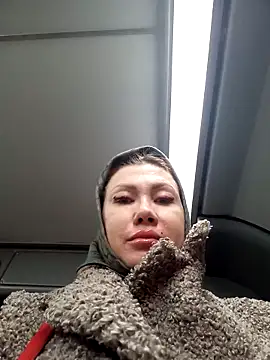 Snapshot of ROXOLANAA_SEXY chatting on 14, 11, 2025 ROXOLANAA SEXY online show from 14, 11, 2025