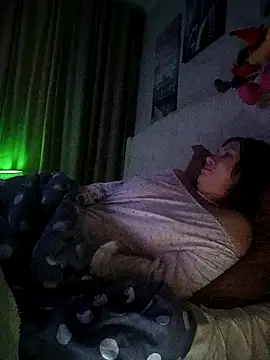 Snapshot of ROXOLANAA_SEXY chatting on 23, 11, 2025 ROXOLANAA SEXY online show from 23, 11, 2025