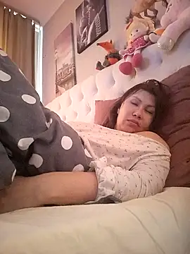 Snapshot of ROXOLANAA_SEXY chatting on 3, 12, 2025 ROXOLANAA SEXY online show from 3, 12, 2025