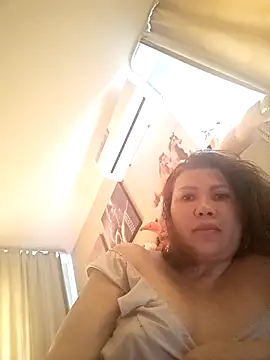 Snapshot of ROXOLANAA_SEXY chatting on 20, 12, 2025 ROXOLANAA SEXY online show from 20, 12, 2025