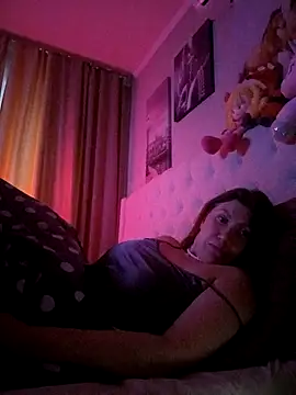 Snapshot of ROXOLANAA_SEXY chatting on 22, 12, 2025 ROXOLANAA SEXY online show from 22, 12, 2025