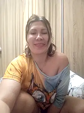 Snapshot of ROXOLANAA_SEXY chatting on 6, 1, 2026 ROXOLANAA SEXY online show from 6, 1, 2026