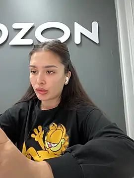Snapshot of Sweet_Lollypop chatting on 8, 12, 2024 Sweet Lollypop online show from 8, 12, 2024