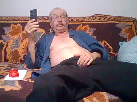 Snapshot of cumloverboyxx69 chatting on 24, 2, 2025 cumloverboyxx69 online show from 24, 2, 2025