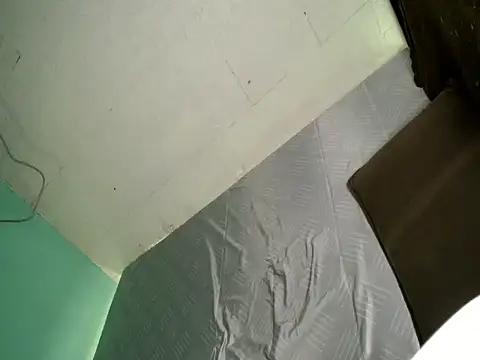 Snapshot of katie_white chatting on 17, 9, 2025 katie white online show from 17, 9, 2025