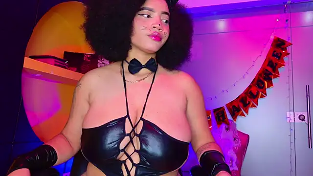 Snapshot of MalaikaBrown chatting on 1, 11, 2025 MalaikaBrown online show from 1, 11, 2025