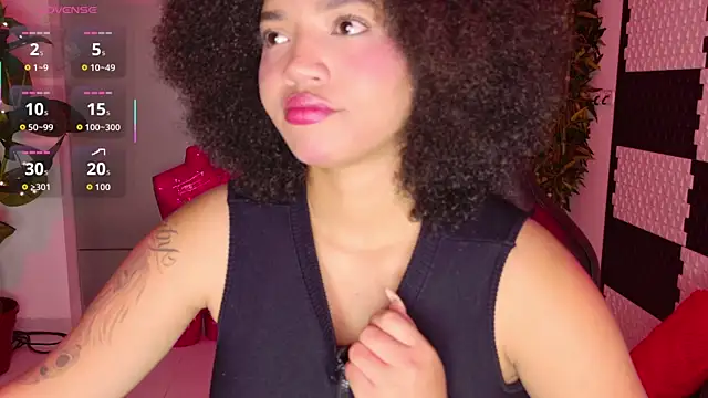 Snapshot of MalaikaBrown chatting on 25, 11, 2025 MalaikaBrown online show from 25, 11, 2025