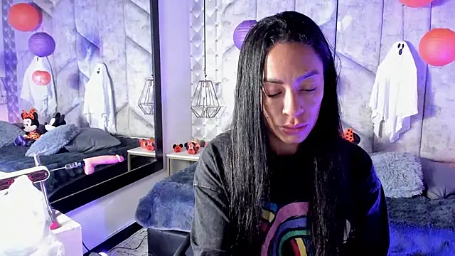 NiicolleMiller online show from 18, 10, 2025