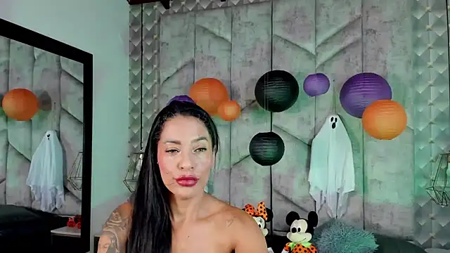 NiicolleMiller online show from 22, 10, 2025