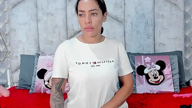 NiicolleMiller online show from 4, 12, 2025