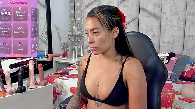 NiicolleMiller online show from 17, 12, 2025