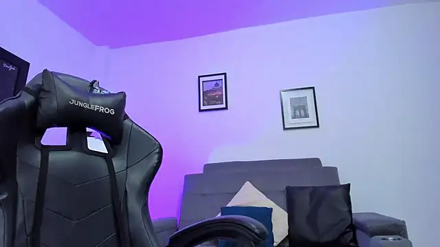 Snapshot of BellaFlaming chatting on 11, 2, 2025 BellaFlaming online show from 11, 2, 2025