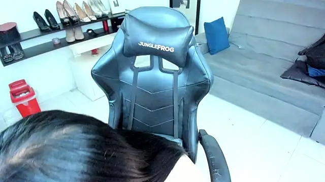 BellaFlaming online show from 2, 12, 2025