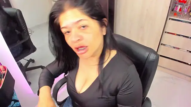 Snapshot of BellaFlaming chatting on 2, 7, 2026 BellaFlaming online show from 2, 7, 2026