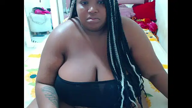 Snapshot of chocolatehot04 chatting on 8, 10, 2025 chocolatehot04 online show from 8, 10, 2025