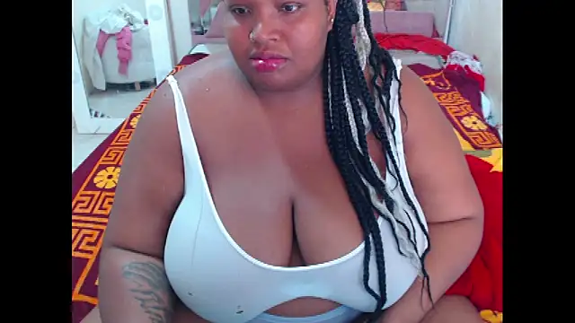 Snapshot of chocolatehot04 chatting on 11, 10, 2025 chocolatehot04 online show from 11, 10, 2025