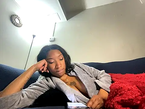 Iceblanca online show from 25, 11, 2025