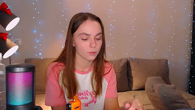 Snapshot of juliaanddima chatting on 18, 12, 2024 juliaanddima online show from 18, 12, 2024