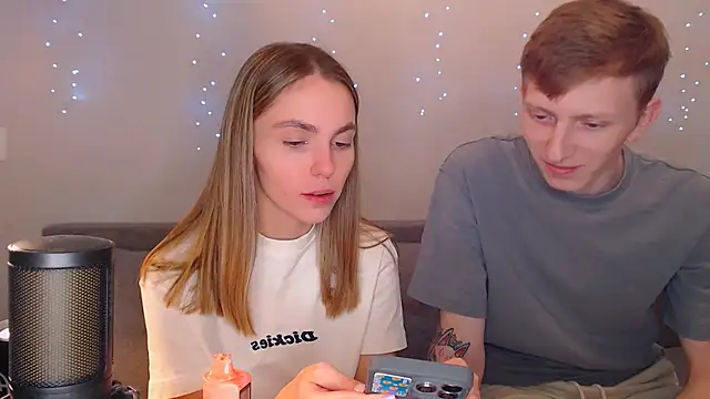 Snapshot of juliaanddima chatting on 19, 3, 2025 juliaanddima online show from 19, 3, 2025